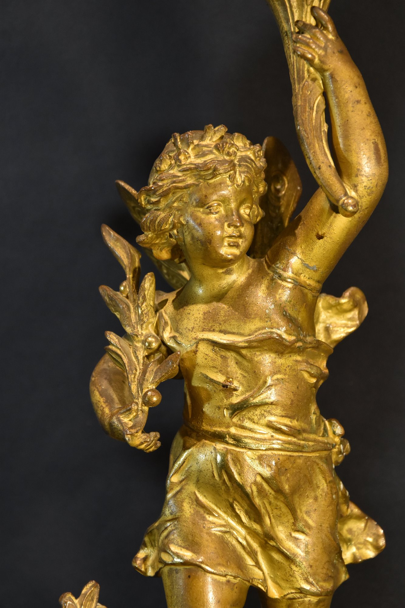 Coppia di candelieri in bronzo dorato 'Allegoria dell’Autunno e della Primavera'